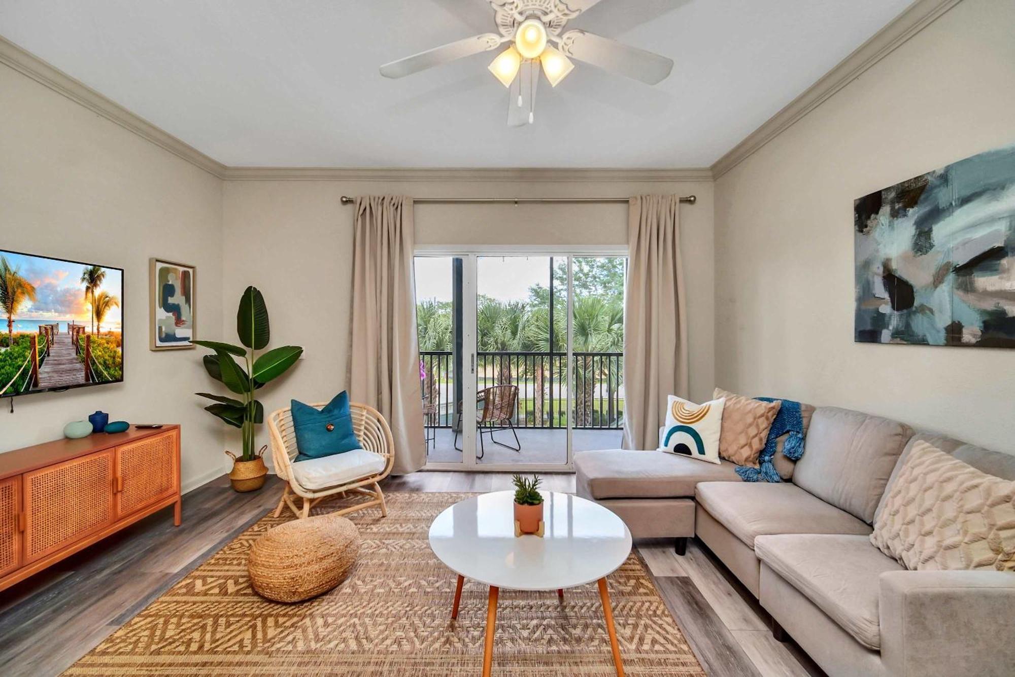 Hébergement de vacances Bright 3br With Pool And Hot Tub, Close To Disney!